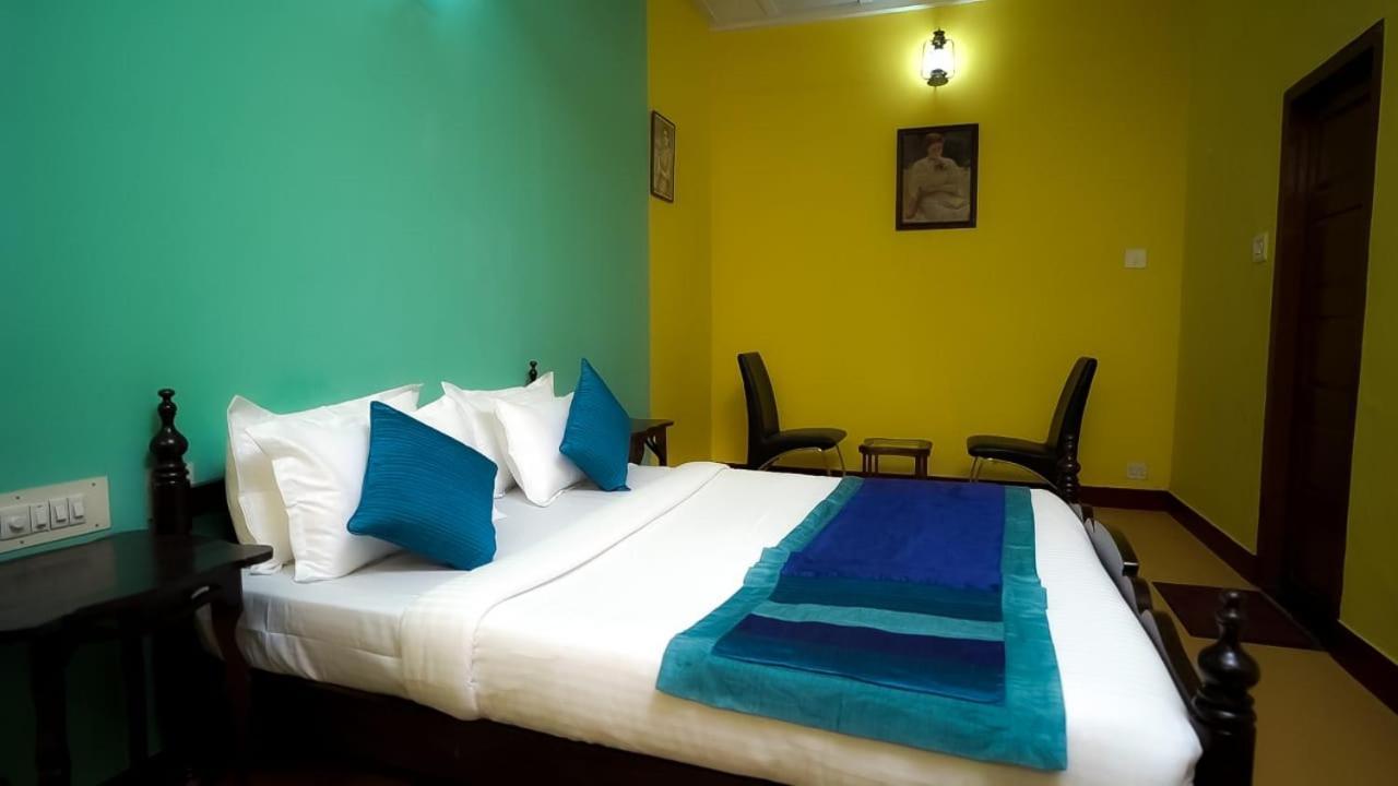 Elphinstone Residency Kochi Exterior foto