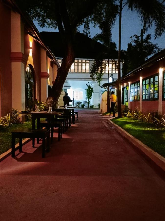 Elphinstone Residency Kochi Exterior foto