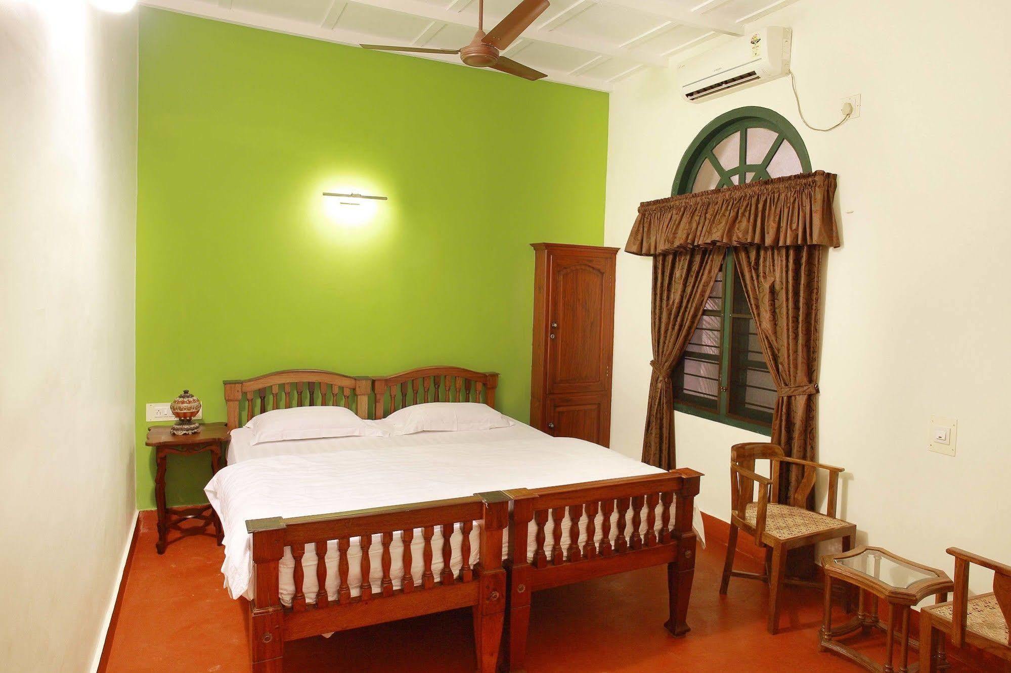 Elphinstone Residency Kochi Exterior foto