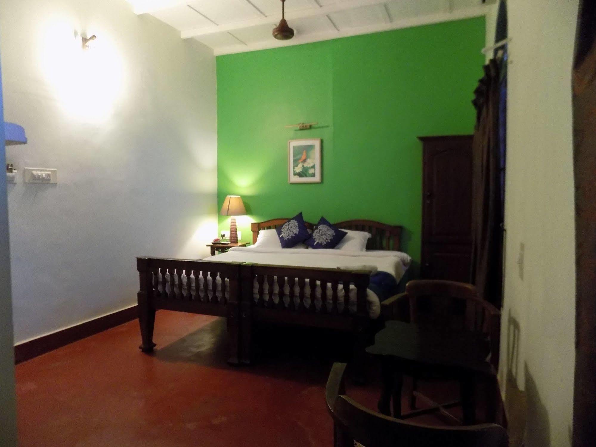 Elphinstone Residency Kochi Exterior foto