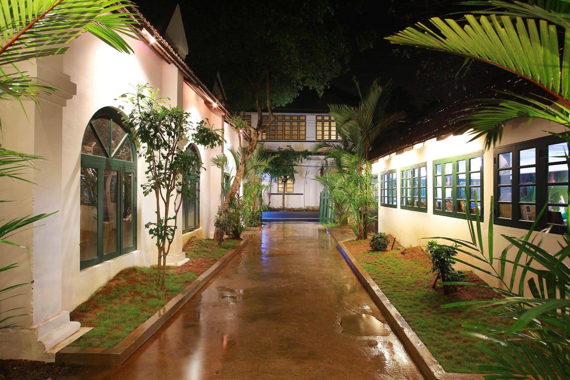 Elphinstone Residency Kochi Exterior foto